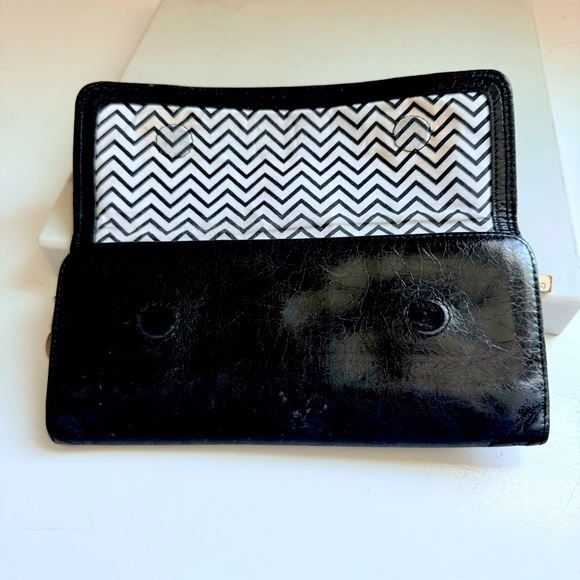 Hobo International Black Textured Wallet - Picture 4 of 7